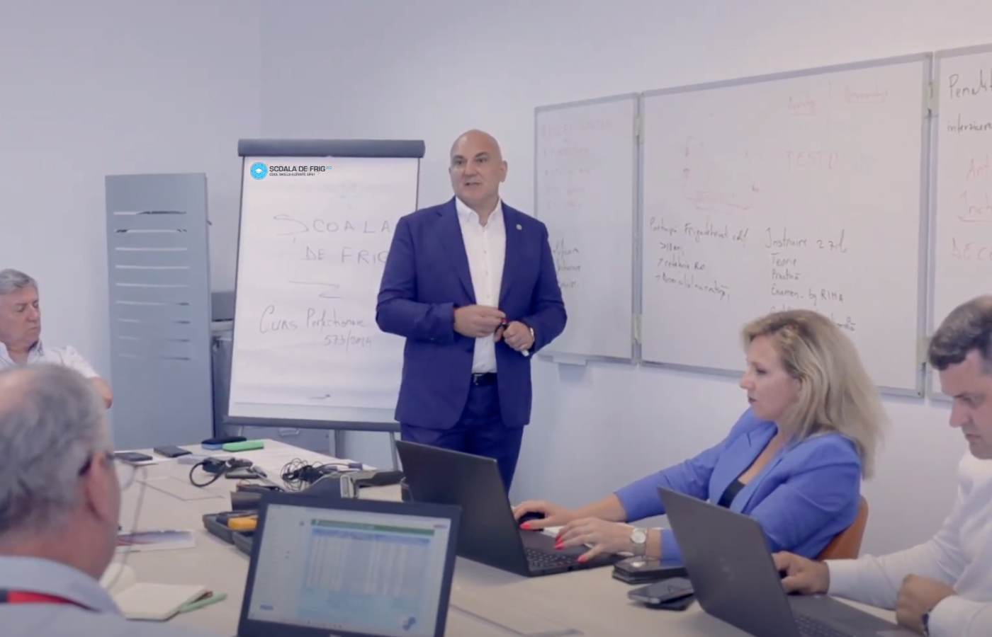 Design fara titlu 50